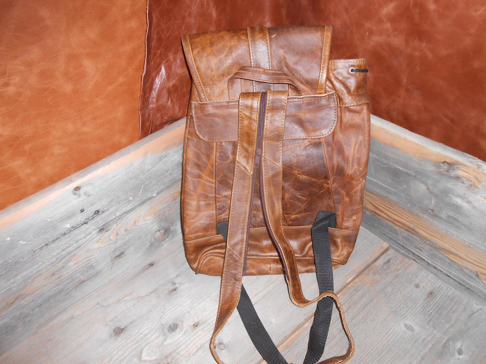 New medium to large sized backpack spacious with zipper pockets 3
