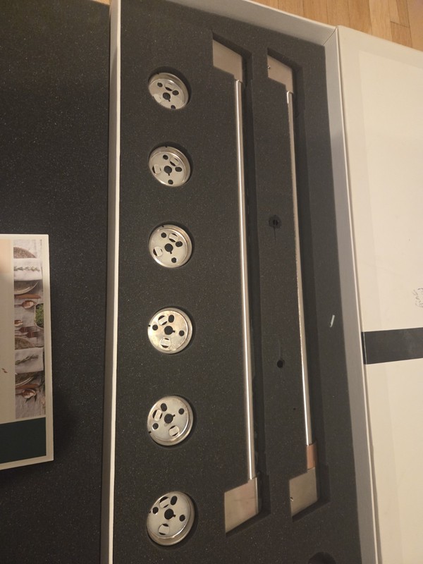 GE CAFÉ™ Front Control Gas Knobs and Handles - Brushed Stainless CXFCGHKPMSS gallery