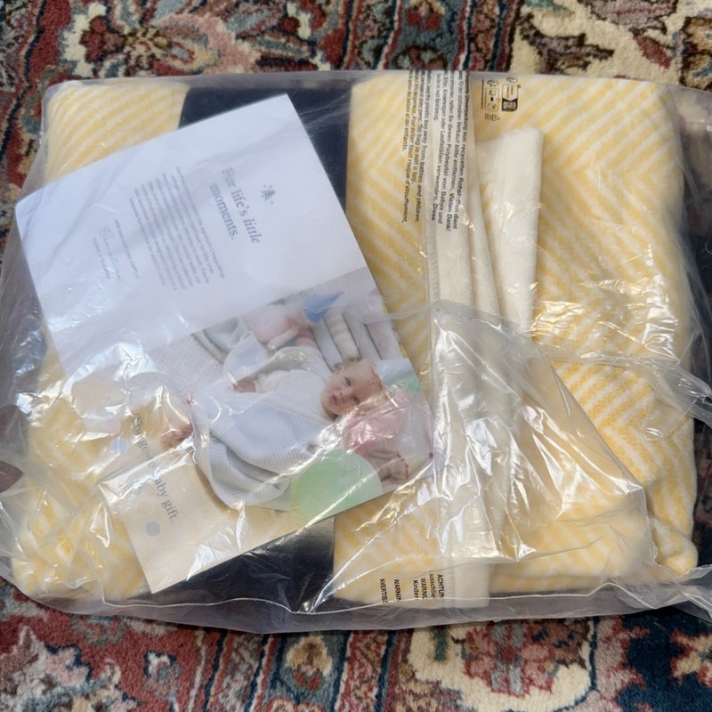 ChappyWrap Reversible Blanket - Mini 30x40 Harborview Herringbone Butter Yellow gallery