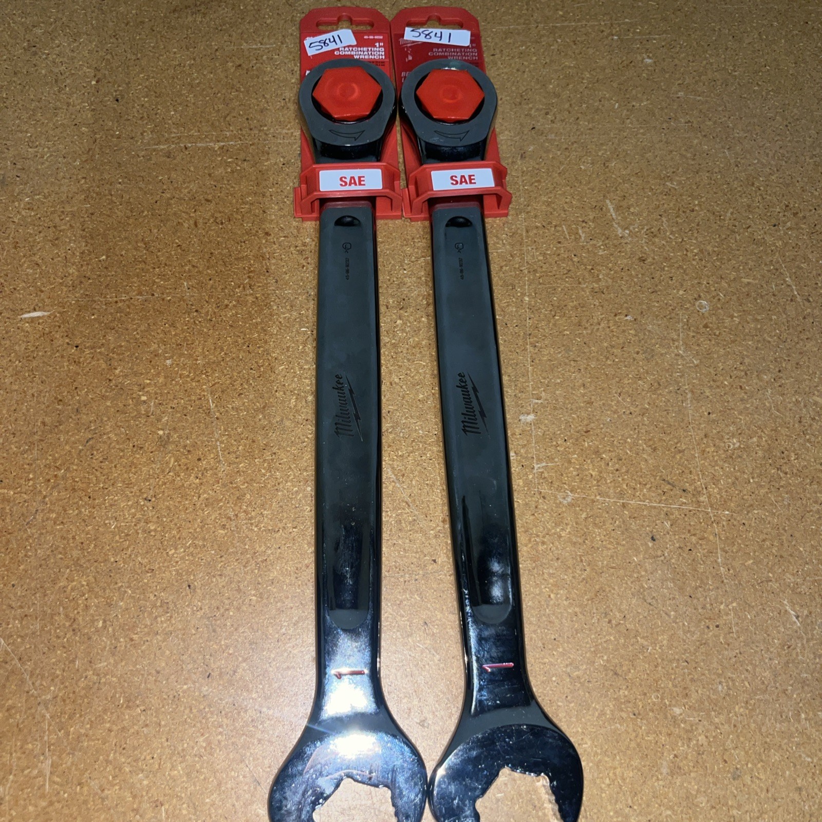 Milwaukee Tool 45-96-9232 1 In. Sae Ratcheting Combination Wrench #5841 gallery