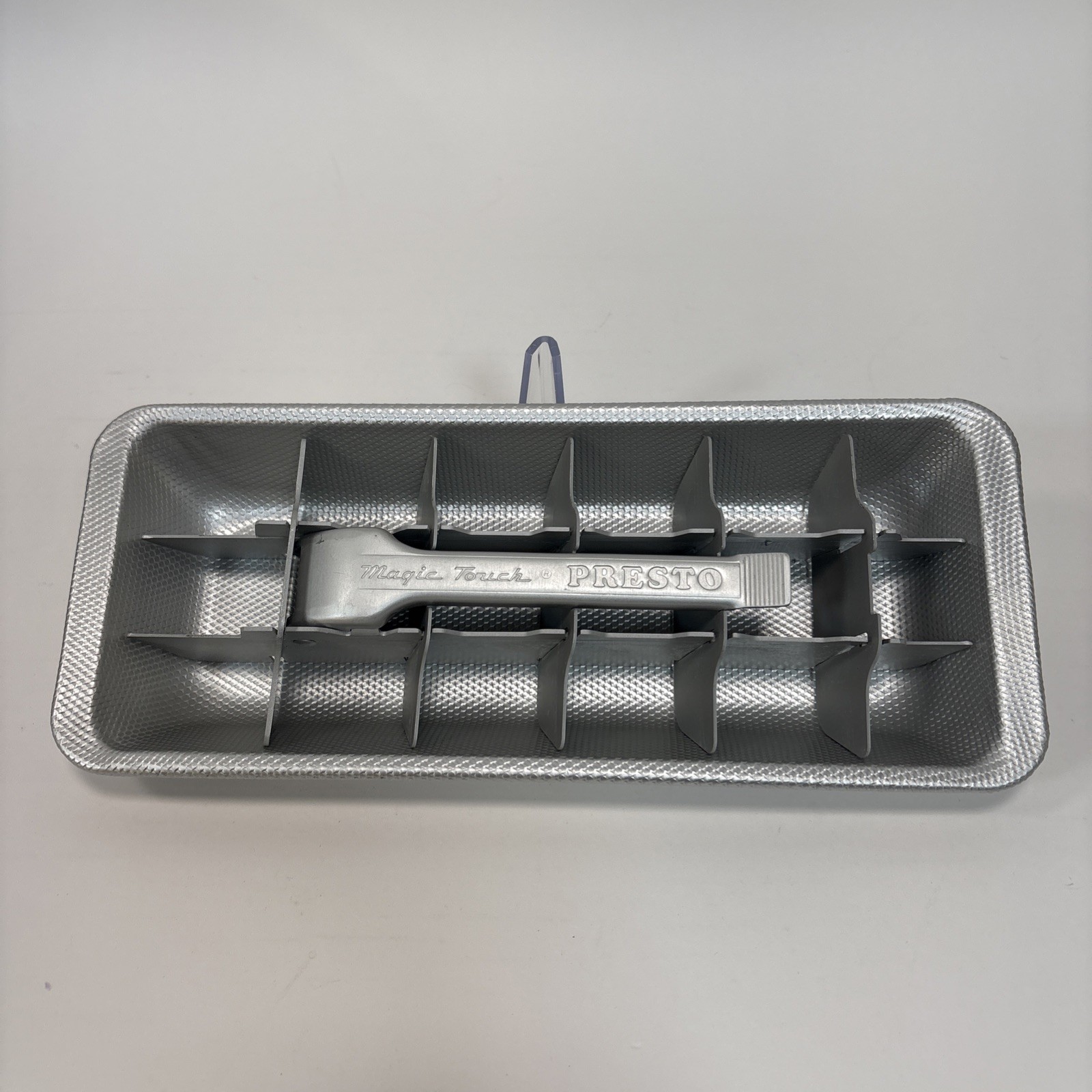 Presto Magic Touch Shucker Ice Cube Tray Aluminum Vintage Honey Comb Brand New gallery