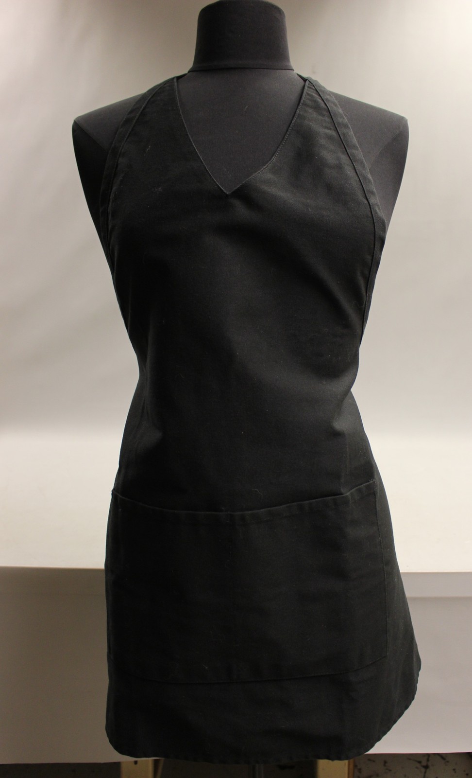 Fame Fabrics Adjustable V Neck Black Apron - F23 - Used gallery