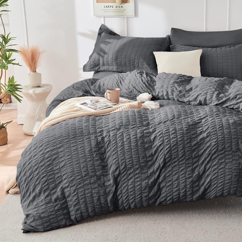 Cloud-Like Luxury King Comforter Set with Deep Pocket Fitted Sheet - Seersucker gallery