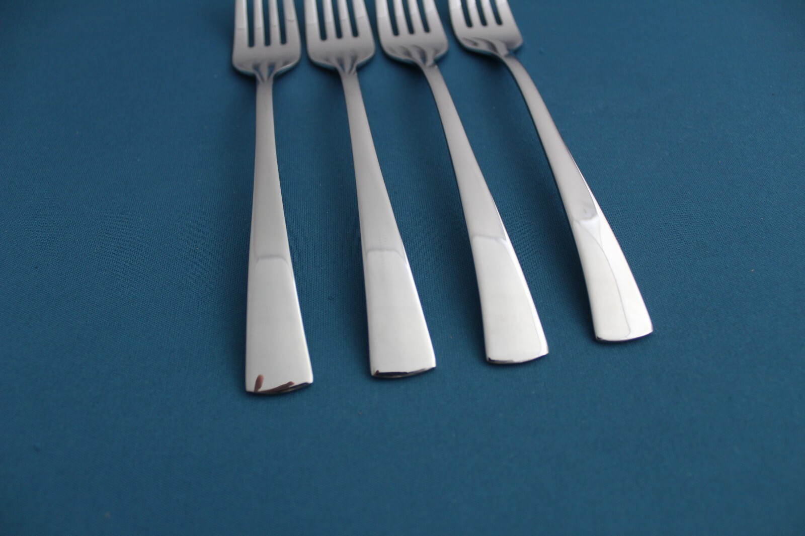 4 Dinner Forks Zwilling J. A. Henckels BELLASERA Glossy 18/10 NEW 7 7/8" gallery