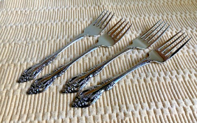 Oneida Community BRAHMS Set 4 Dinner / Salad Forks Stainless Flatware Silverware gallery