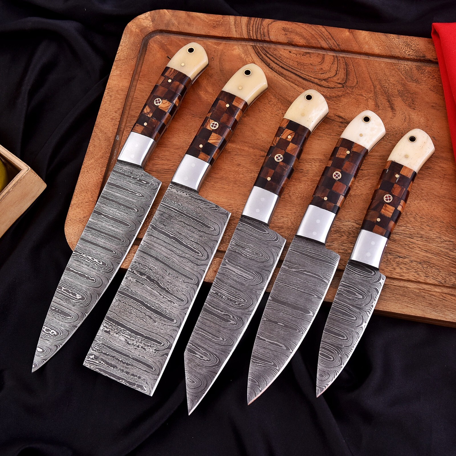 Hand Forged Damascus Steel Kitchen knives Chef knife Set Camel Bone Wood Handle gallery