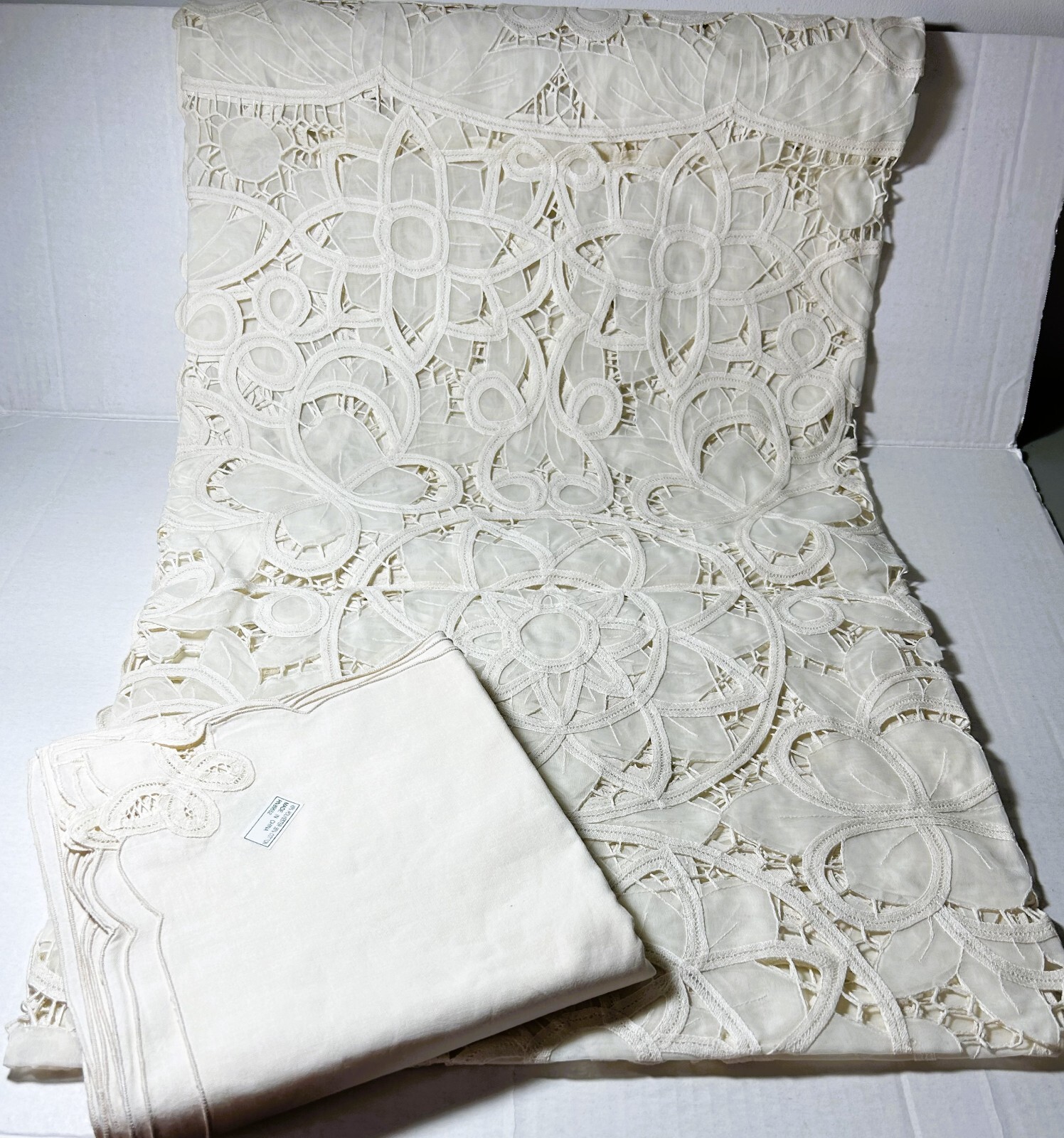 New 126"X 72" Handmade tablecloth Battenberg Lace eggshell applique & 12 napkins gallery
