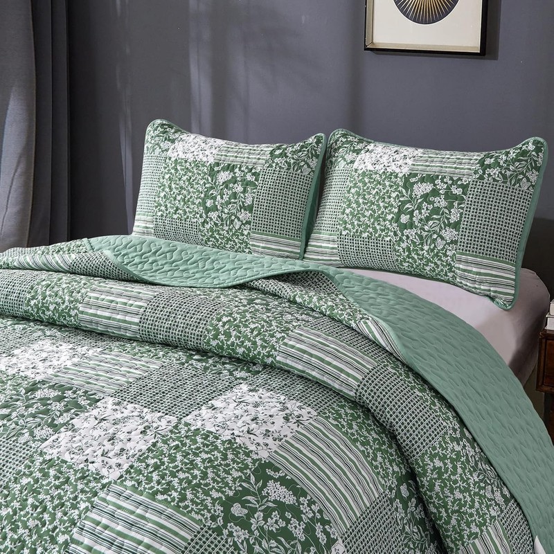 Floral Plaid Patchwork Quilt Set Reversible Lightweight Microfiber Bedspread gallery