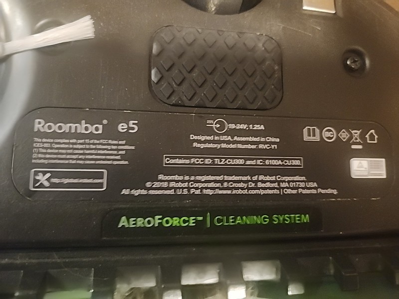 iRobot Roomba E5 With Charger Used Tested Working gallery