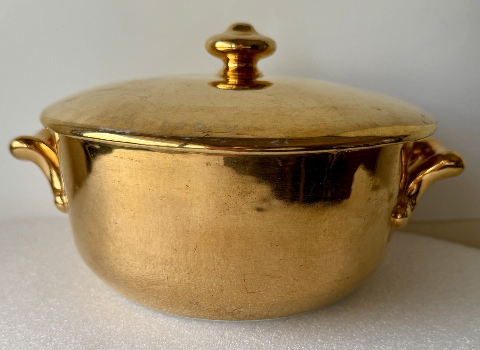 VINTAGE! ROYAL WORCESTER "GOLD LUSTRE" COVERED CASEROLE DISH DISCONTINUED 1.5 Qt gallery