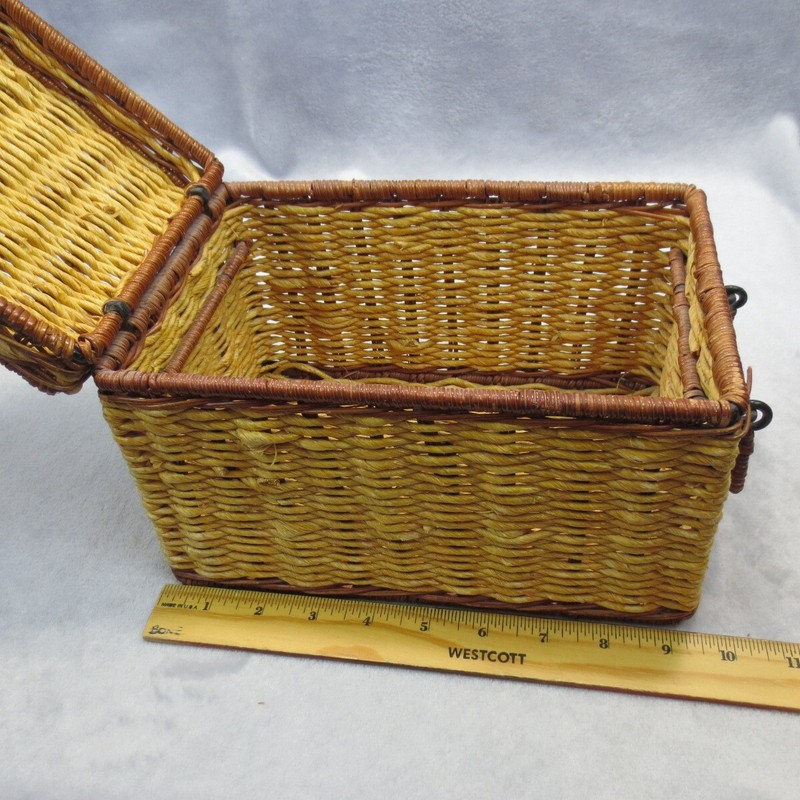 Vintage Rectangle Basket with Hinged Lid and Handles No locking Closure 6 x 9.5" gallery