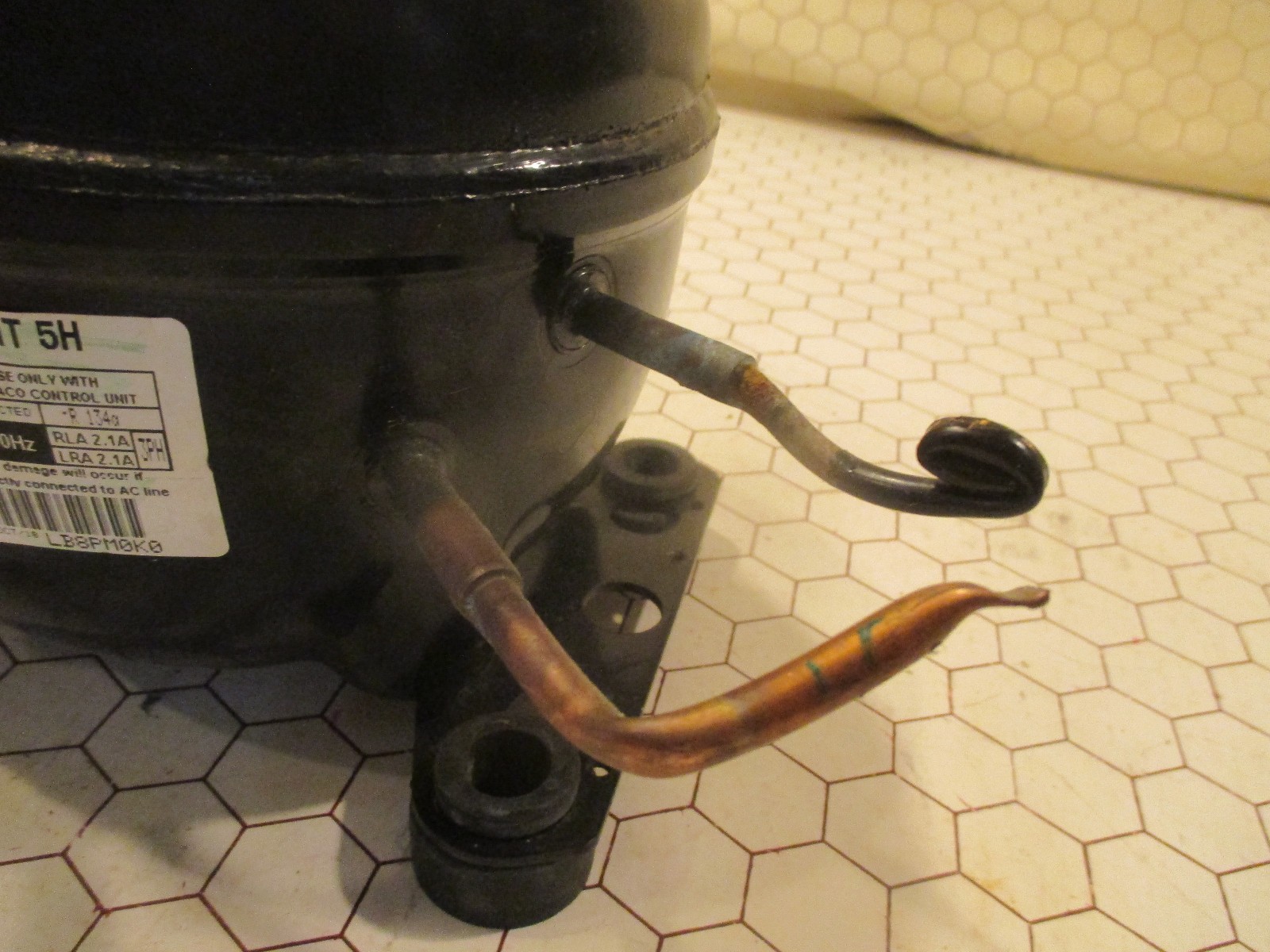 1 Frigidaire Refrigerator Compressor VEMT5H with Inverter 241577505 gallery
