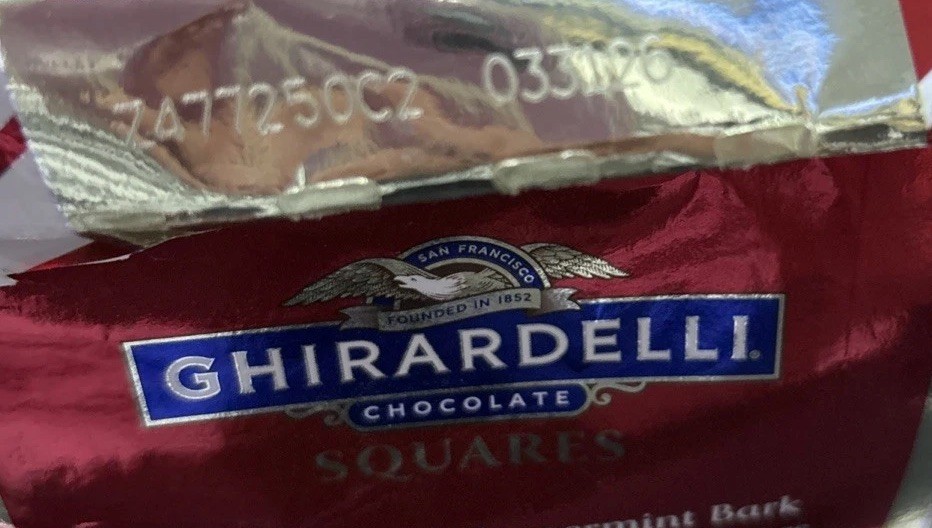 Ghirardelli Peppermint Bark Squares Milk Chocolate 7.9oz gallery