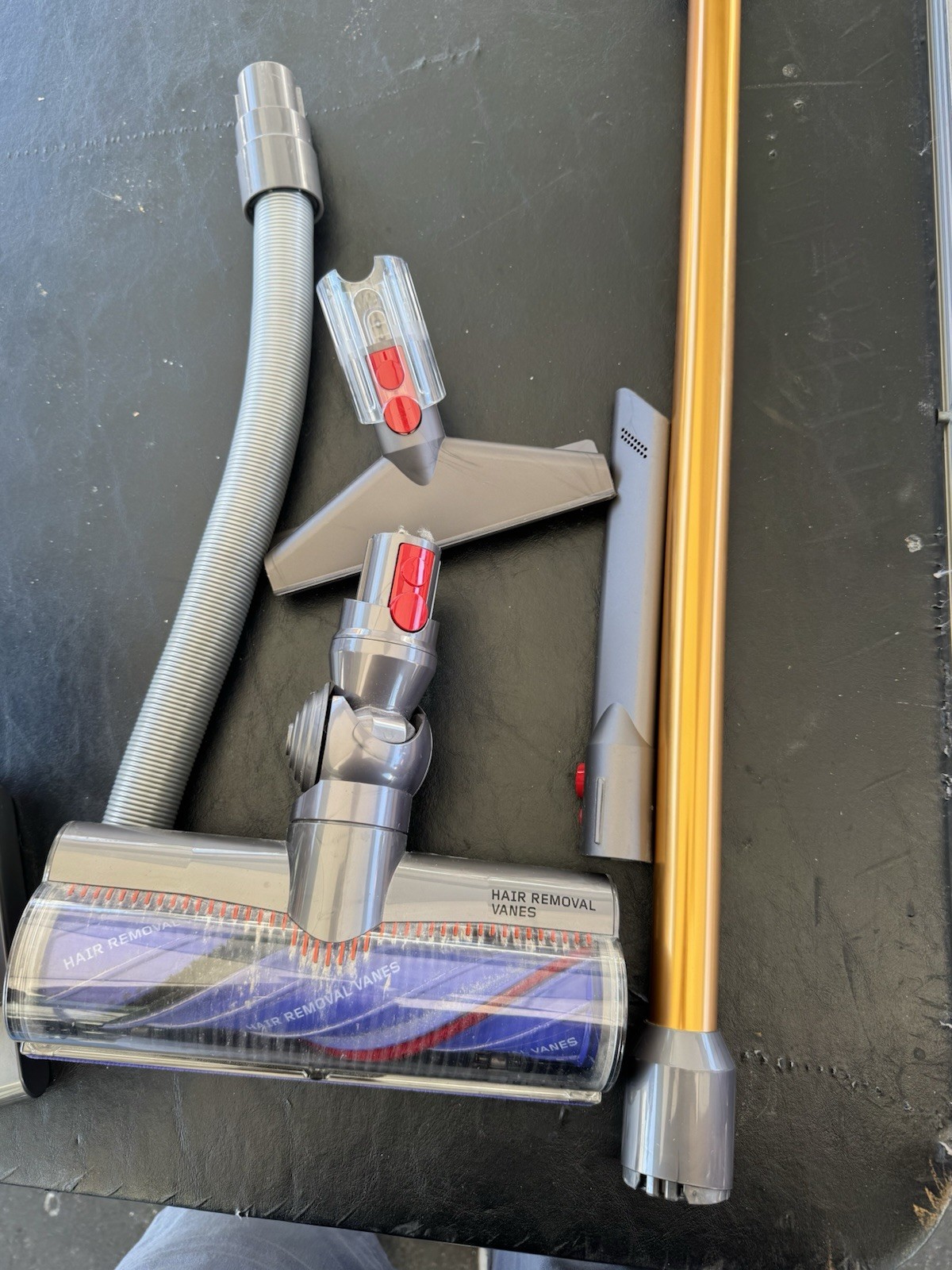 Dyson V12 Detect Slim Vacuum Cleaner SV30 Pre-Owned Set gallery