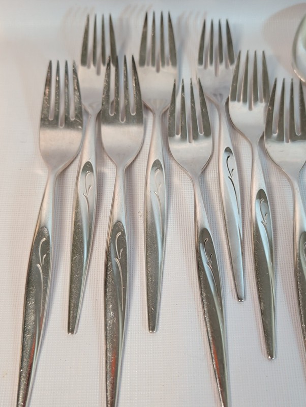 Vtg 60s Oneida Community FLIGHT Silverplate Silverware Flatware 20 Pc MCM Swirl gallery