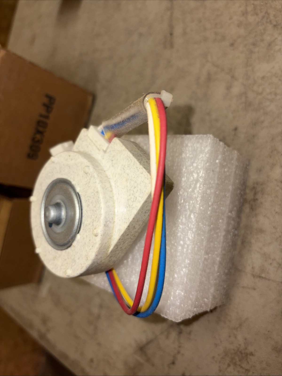 Evaporator Fan Motor Compatible with GE Refrigerator WR60X10257 gallery