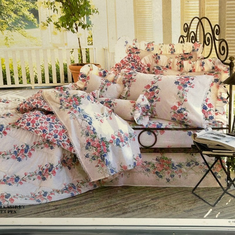 Laura Ashley Single Queen Size Flat Bed Sheet Quilted Floral 60 x 80 Vintage gallery
