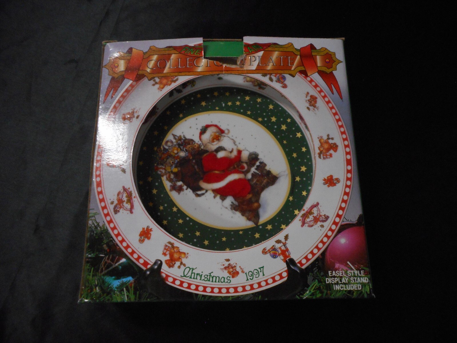 Christmas 1997 Plate featuring Santa (Free Shipping with 6 or more items) gallery