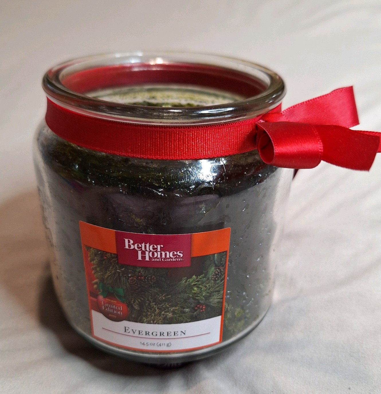 Better Homes & Gardens Holiday Limited Edition 2010 Evergreen 14.5 oz Candle gallery