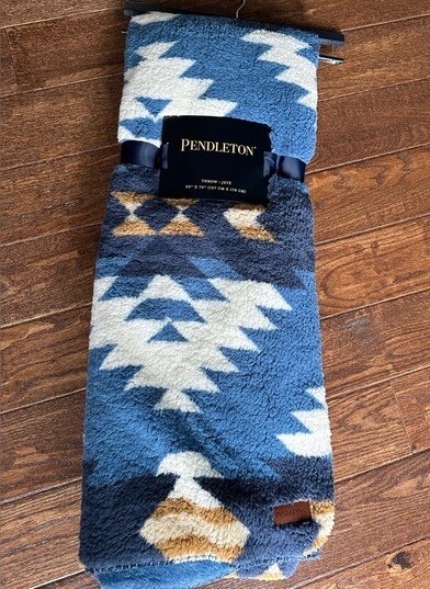 Pendleton Eagle River Multicolor Sherpa Throw Fleece Blanket Southwest Aztec gallery