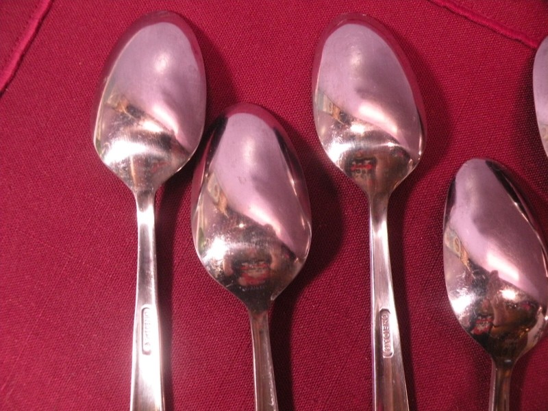 Set Of 7 Oneida Pattern OHS438 Oval Place Soup Spoons 7 In. GF2 gallery