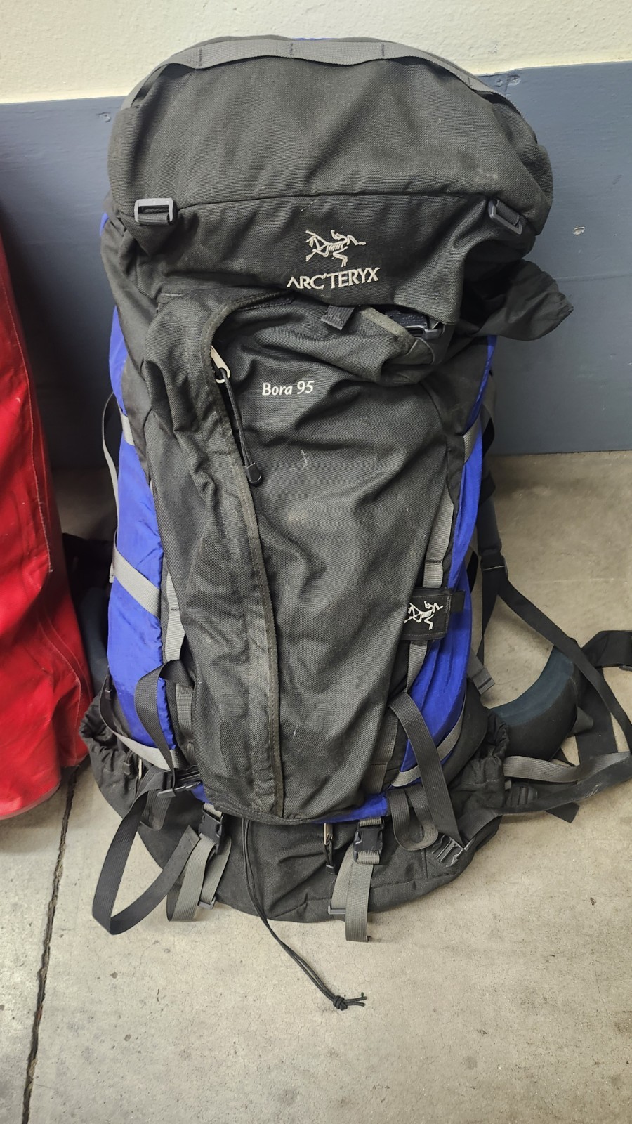 Arc'teryx Bora 95 95L Internal Frame Backpacking Pack Zip 5 Pockets Blue 2