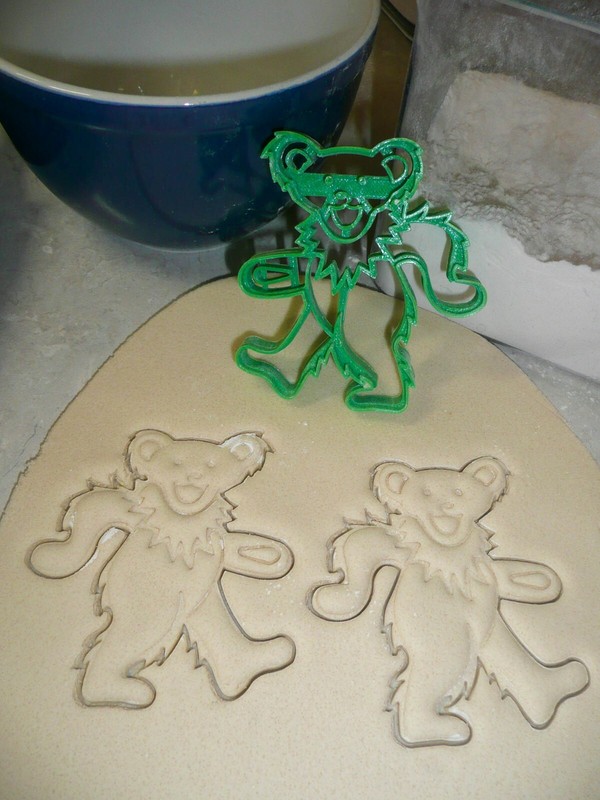 DANCING TEDDY BEAR FULL BODY AND FACE 1960S ROCK MUSIC COOKIE CUTTER PR1439 gallery
