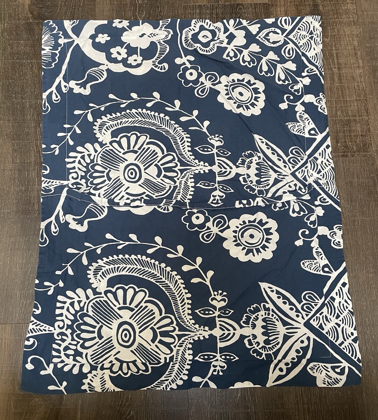 Pottery Barn Dorm NATALIA Standard Size Pillow Shams Set Of 2 Navy Blue & White gallery