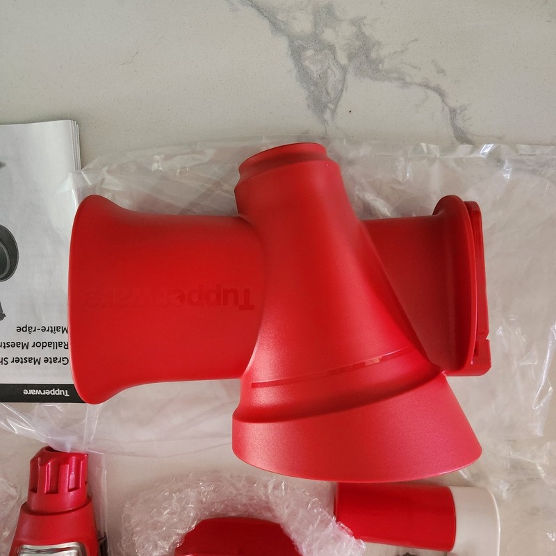 New Tupperware FusionMaster Grate Master Shredder Without Base +2 Graters gallery