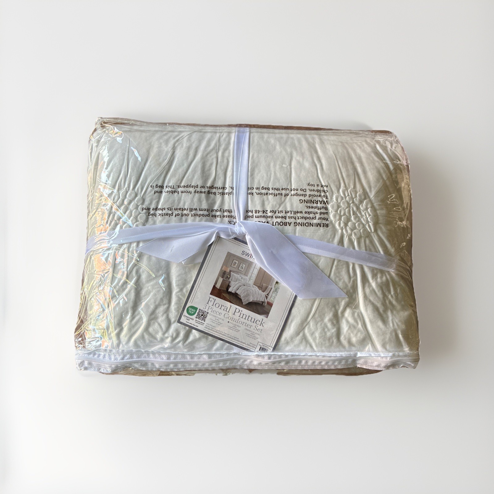 SWIFT HOME FULL / QUEEN FLORAL PINTUCK WHITE COMFORTER SET gallery