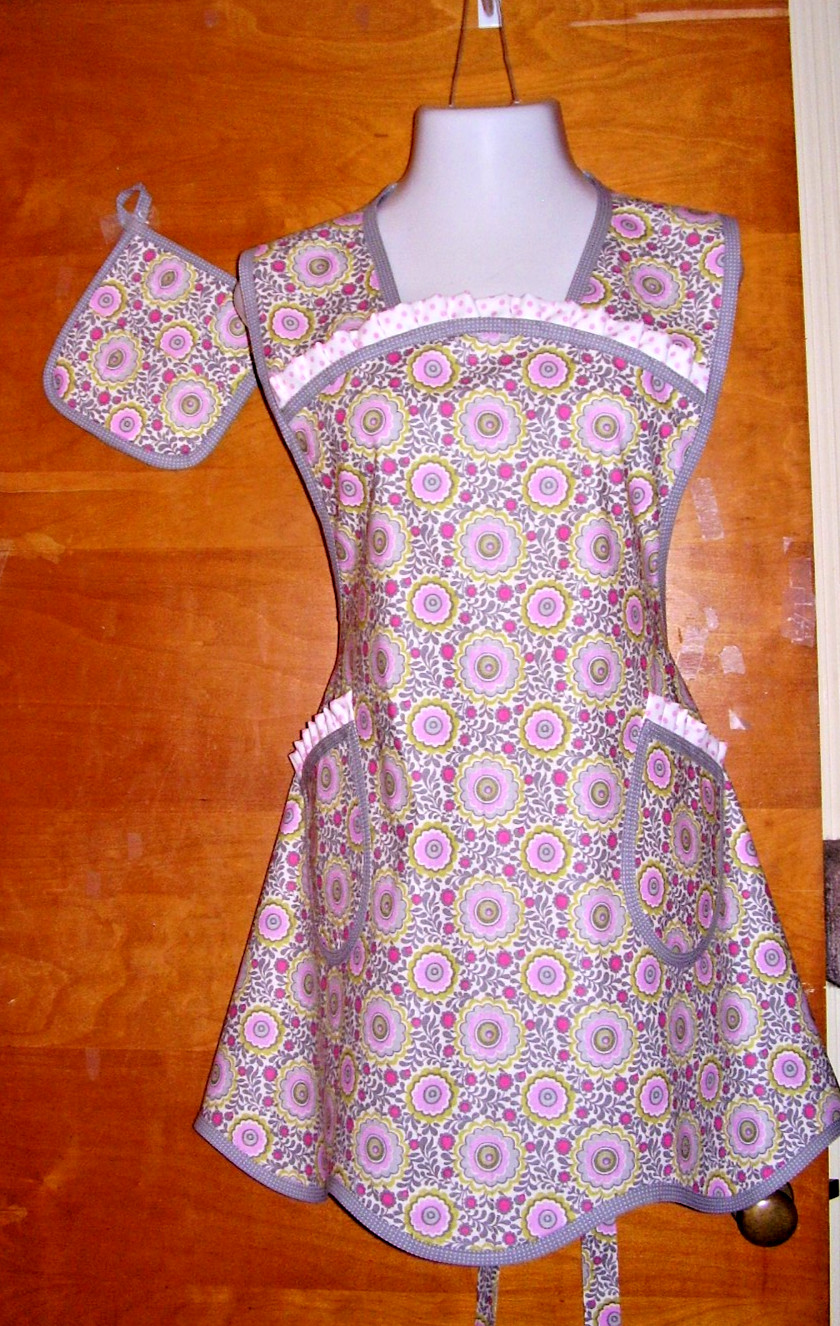 HANDMADE BIB APRON - PLUS SZ - FLORAL DESIGN w POLKA DOT RUFFLES- VINTAGE- RETRO gallery