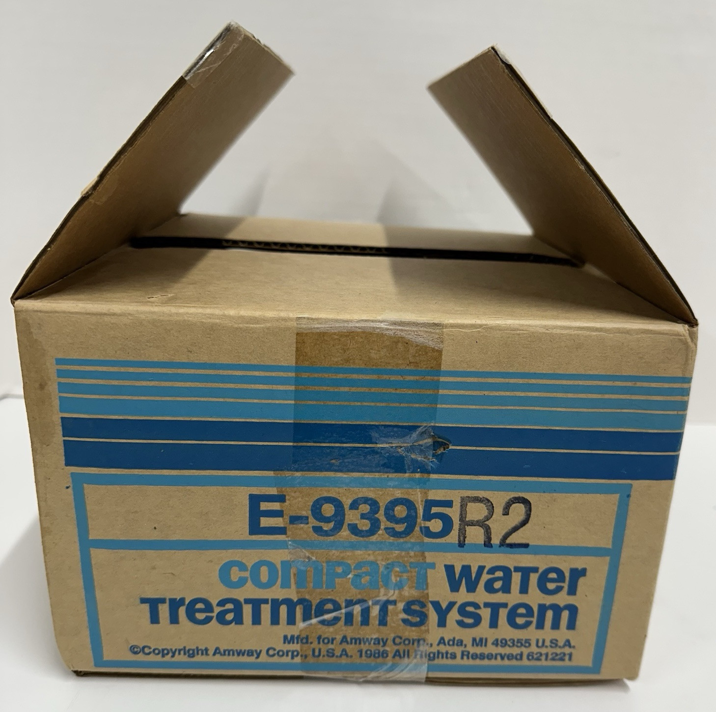 Amway E-9395 R2 Compact Water Treatment System with Sealed E-9396 Filter New gallery
