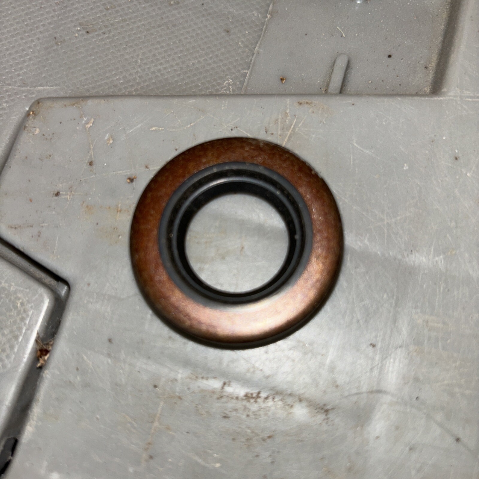 briggs stratton engine Seal 19011. Oil gallery