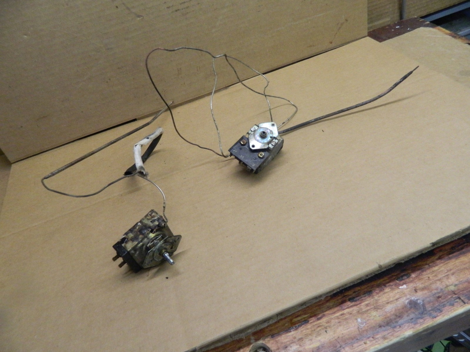 Wolf Range Thermostat Set - 1 Each Part # 714902 805787 gallery