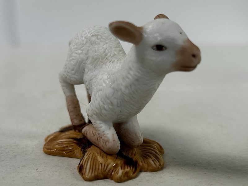 Lenox The Renaissance Nativity Shepherd's Lamb Kneeling Fine Porcelain - No Box gallery