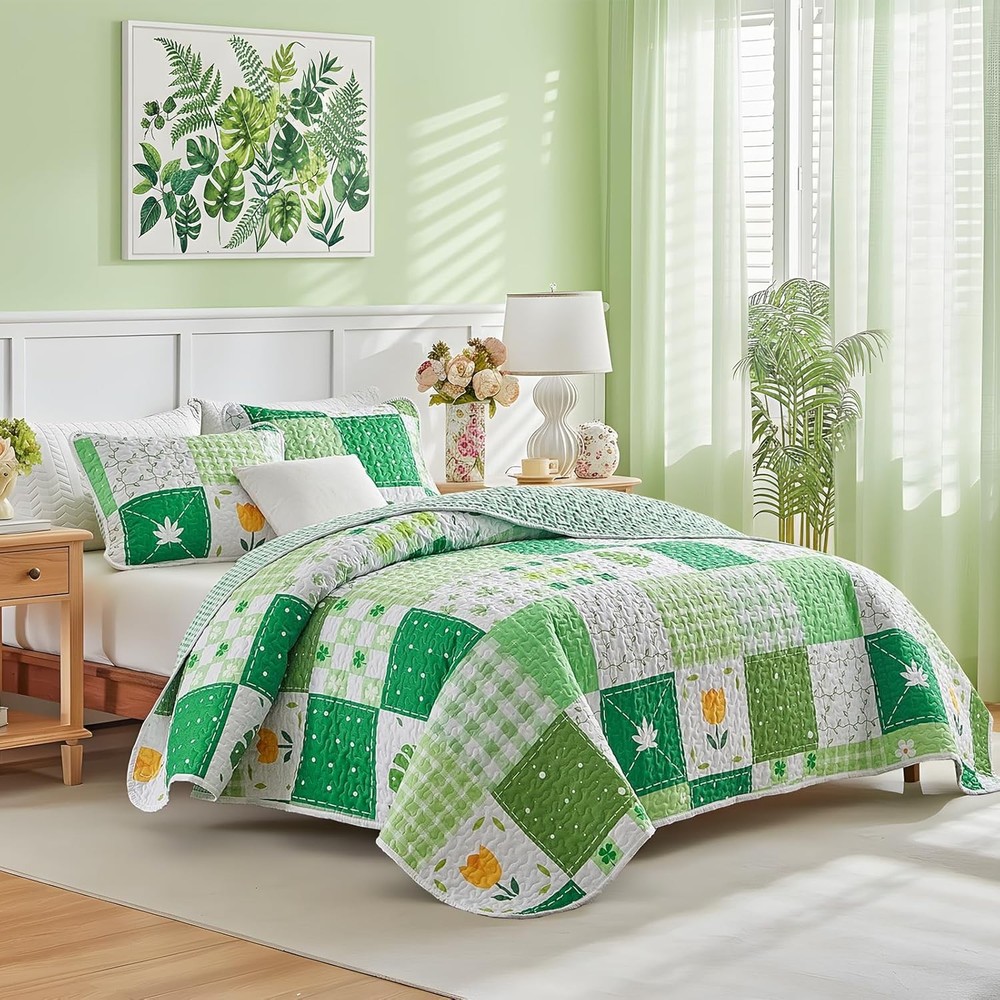 Queen Size 3-Piece Patchwork Quilt Set Green Pink White Leaves Floral Plaid