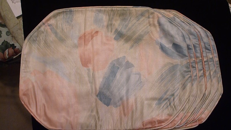 6 - CUSTOM MADE FABRIC MULTI-COLOR FLORAL MOTIF TABLE PLACEMENTS - Like New gallery