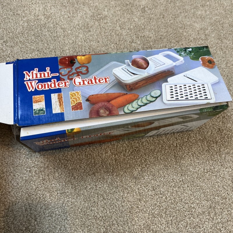 VTG Mini Wonder Multi-Purpose Vegetable Slicer Grater Shredder Set Box Damaged gallery