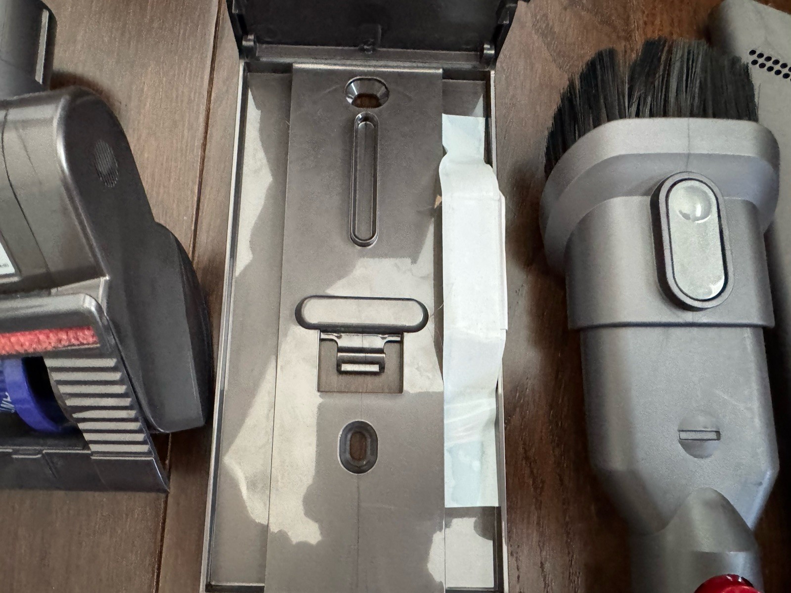 Dyson V12 Detect Docking Station Wall Mount With 3 Attachments gallery