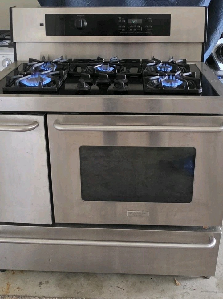 Frigidaire Professional Dual Fuel 40" Range PLC489CCC Double Oven Natural Gas gallery