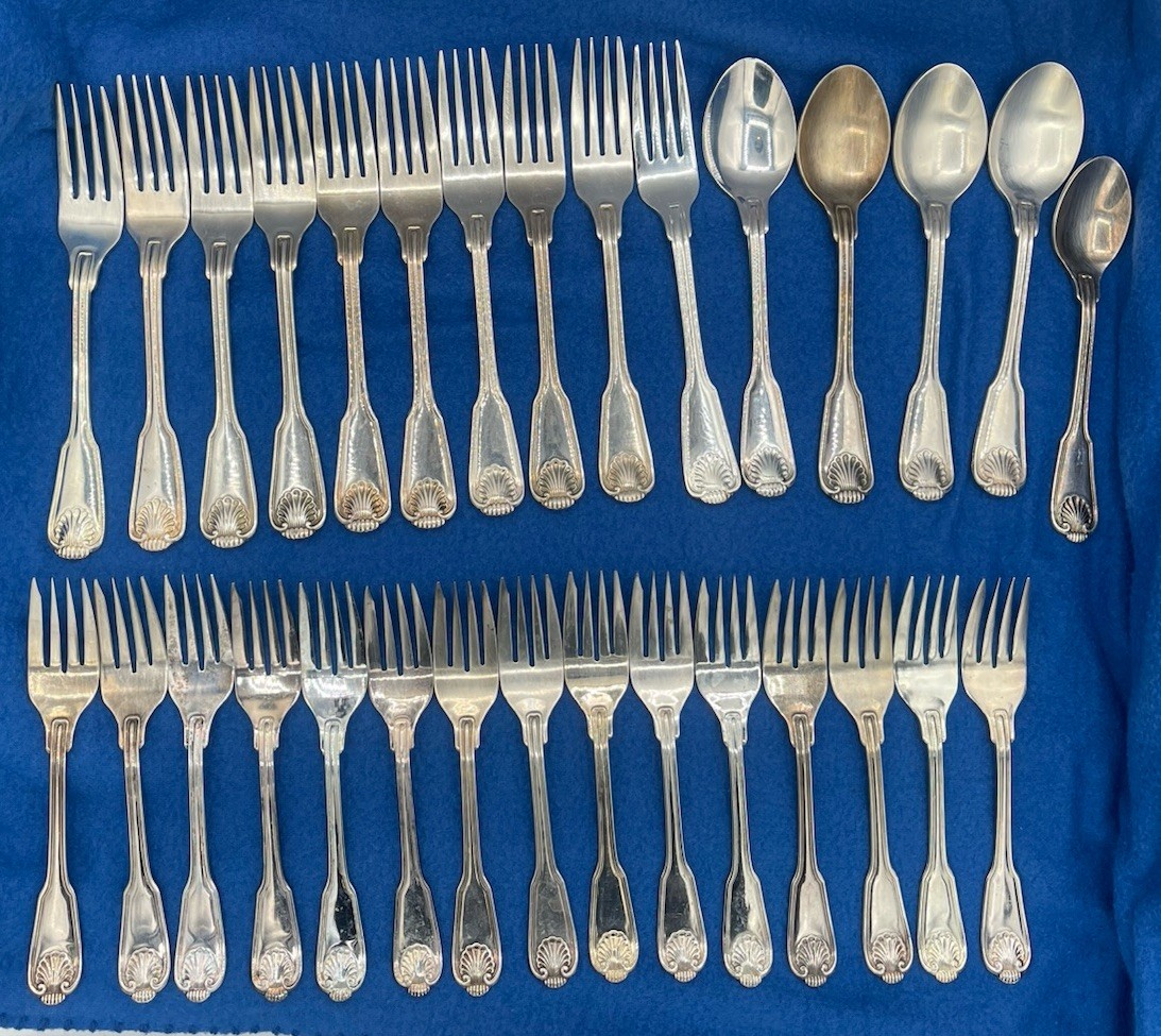The Main Course MNF2 Silverplate GLOSSY SHELL Flatware LOT 30Pc Fork&spoon used gallery