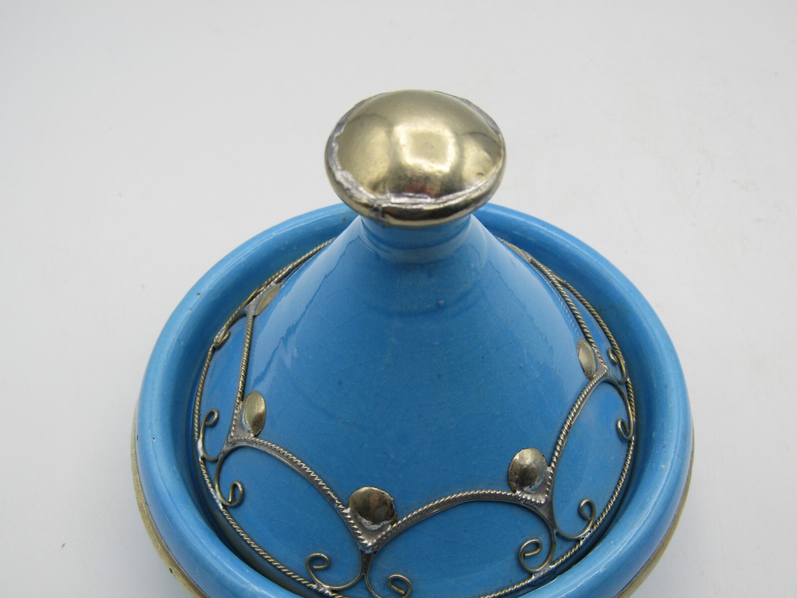 MOROCCAN HANDCRAFTED CLAY POTTERY TAGINE w/NICKEL SILVER OVERLAY (4.25") gallery