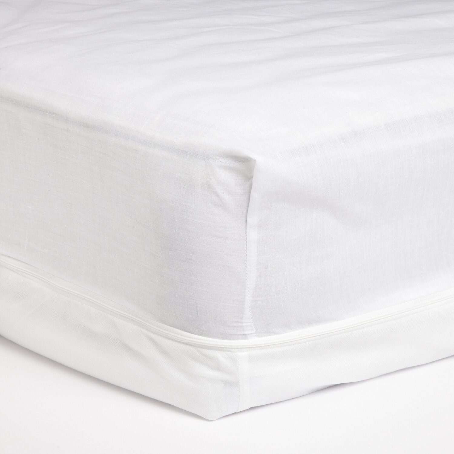 Zippered Mattress Protector Cover Poly-Cotton, White gallery