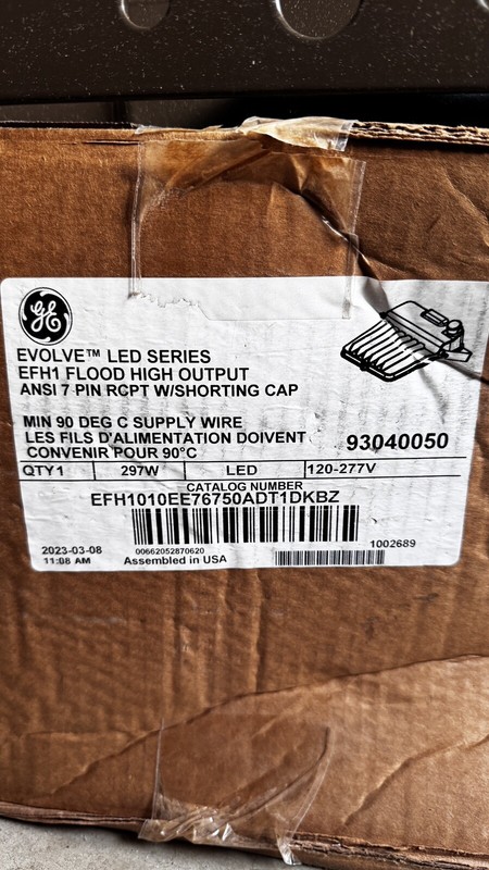 Evolve EFH1010EE76750ADT1DKBZ Led Floodlight,120-277 VAC / 297-WATT,38100- LUMEN gallery