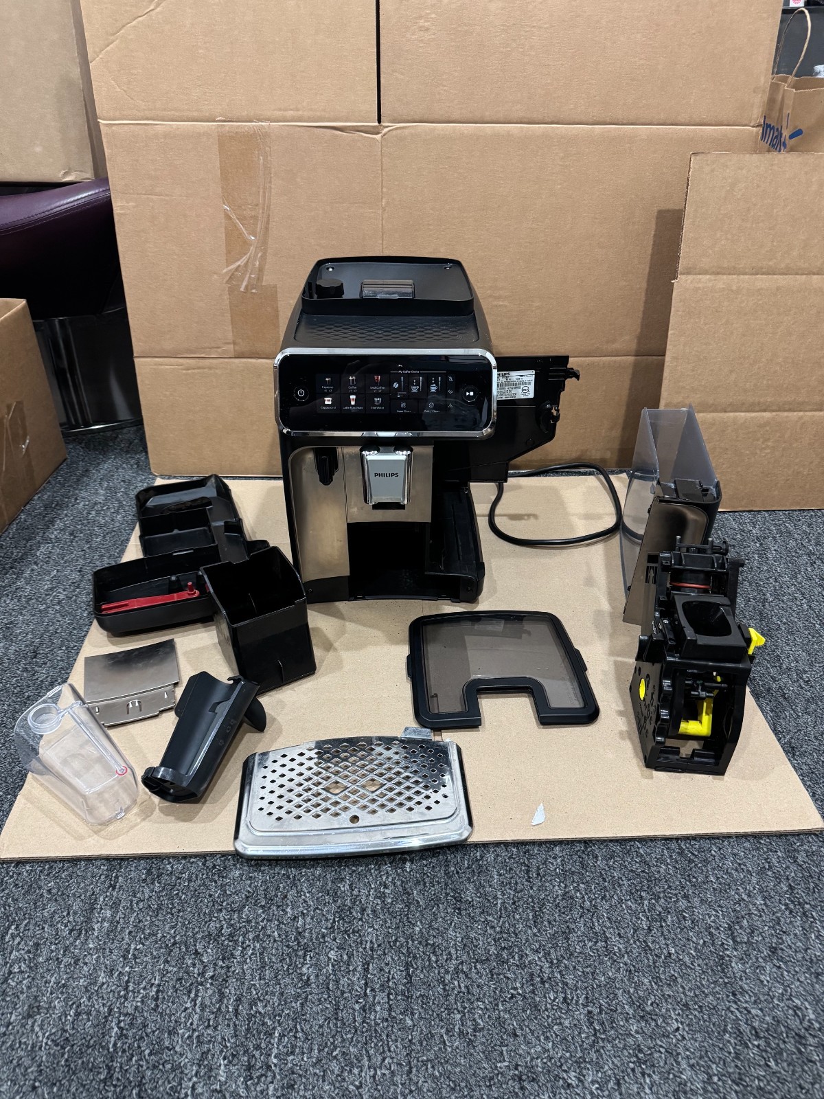 Philips 3300 LatteGo Automatic Espresso Machine EP3347 Chrome Used Working gallery