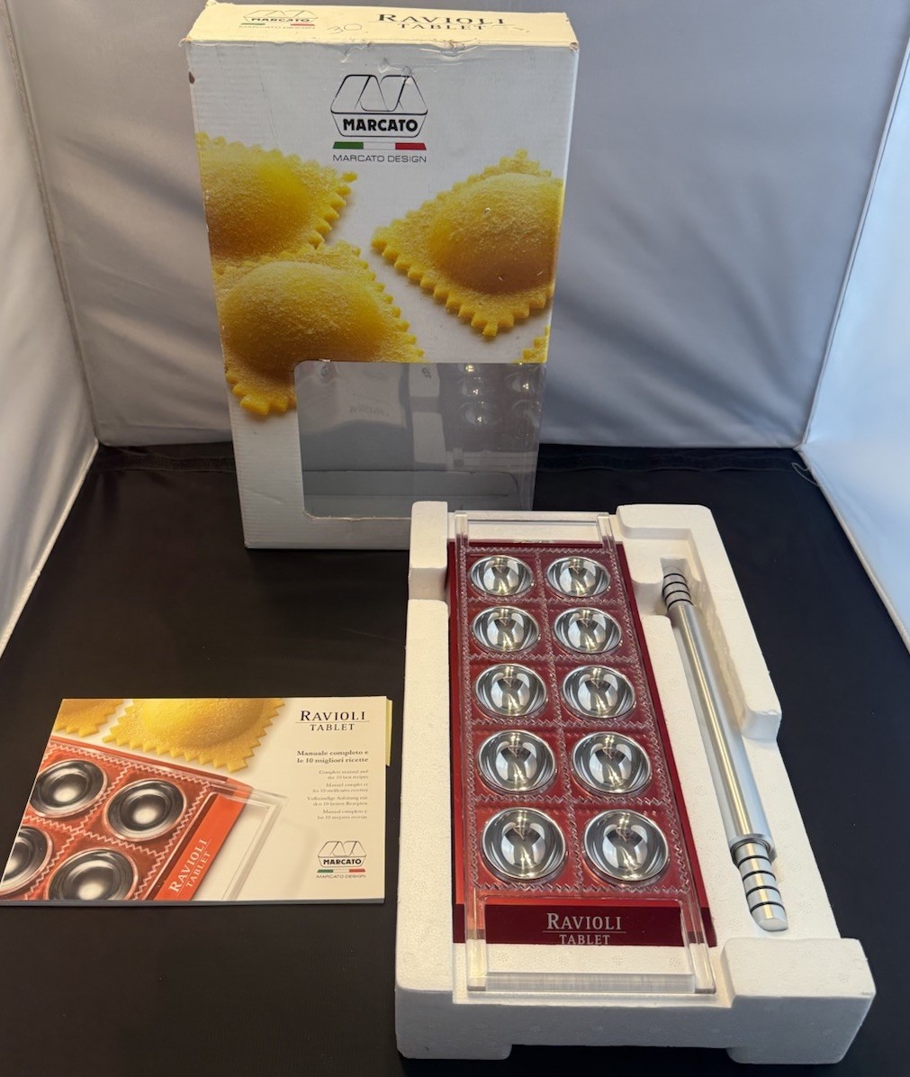 Marcato Ravioli Tablet Made in Italy Boxed, Excellent! gallery