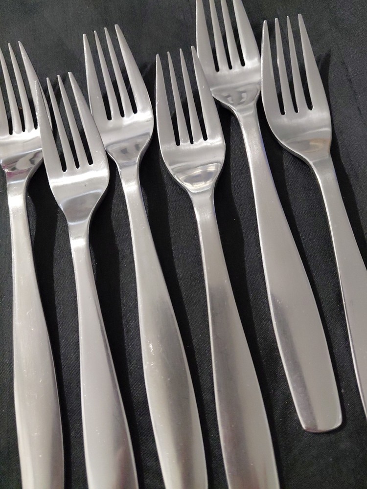 Gourmet Settings Non Stop Stainless Flatware