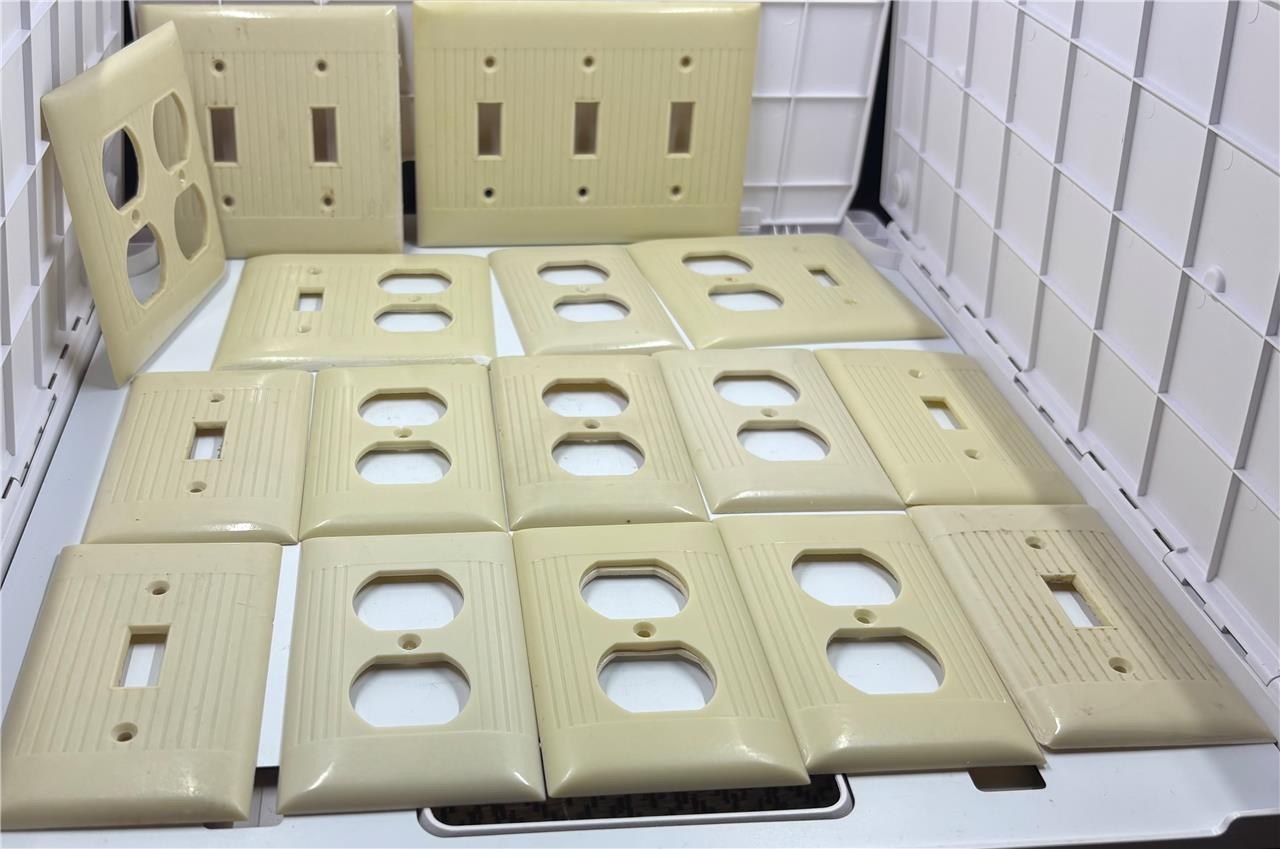Mid Century SIERRA SwitchPlate Outlet Cover LOT 16 Ribbed Bakelite Ivory vintage gallery