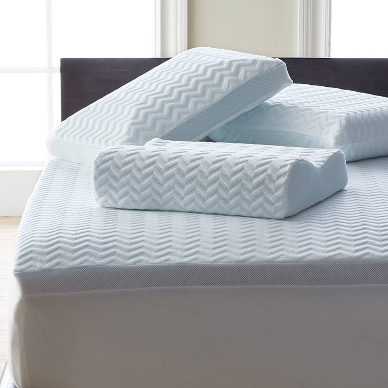 Serene Foam Hypoallergenic Contour Pillow - White... gallery