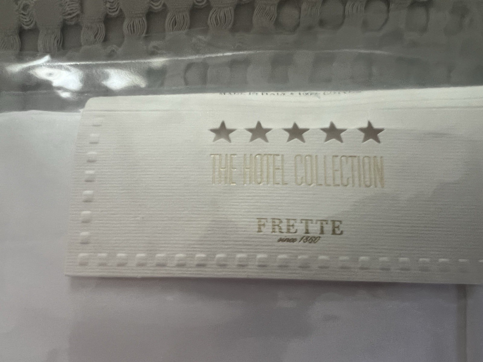 Frette Bourdon Percale Queen Sheet Set In 100% Cotton Made In Italy White/Grey gallery